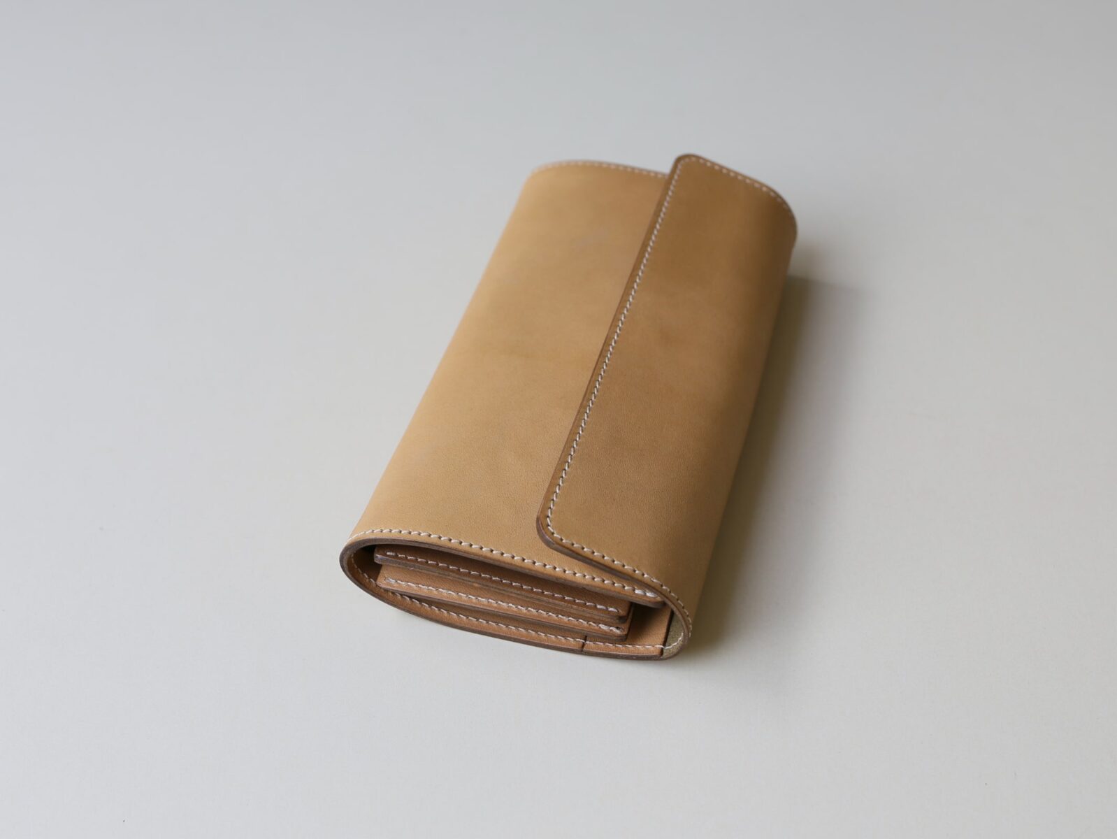 大容量長財布（かぶせタイプ）写真1