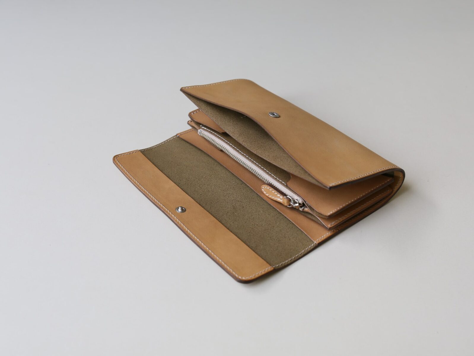 大容量長財布（かぶせタイプ）写真5