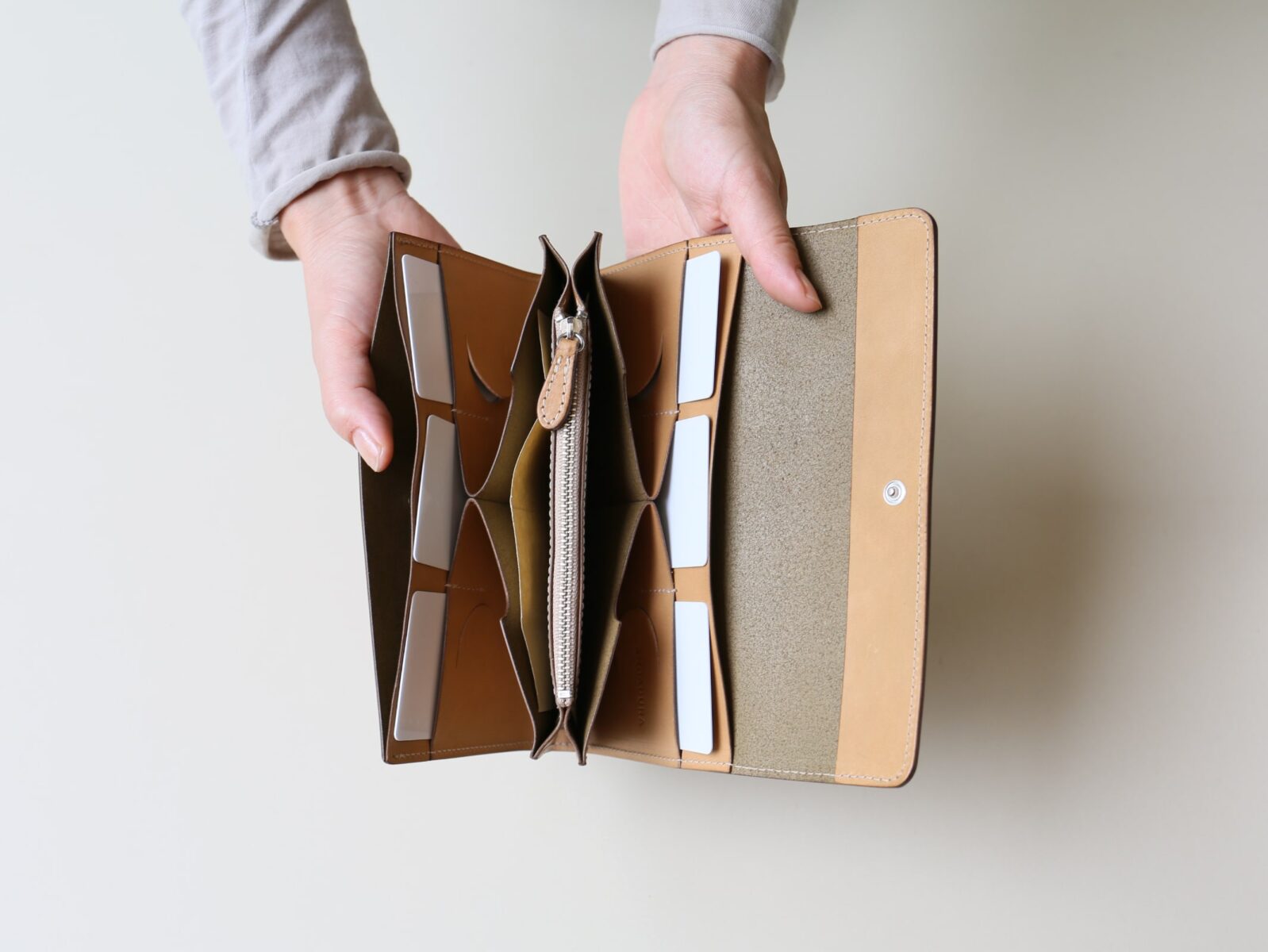 大容量長財布（かぶせタイプ）写真9